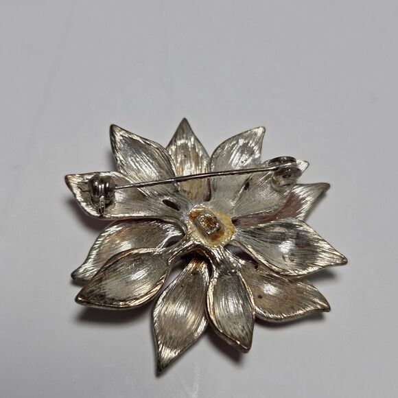 Vintage Red Enamel Poinsettia Flower Brooch Pin, Silver Tone Christmas Holiday J - Picture 2 of 5
